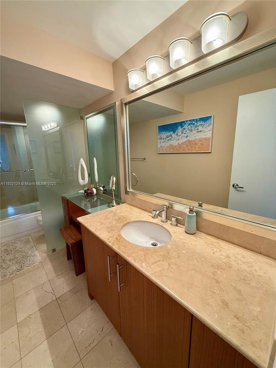 En Venta: $775,000 (1 camas, 1 baños, 896 Pies cuadrados)