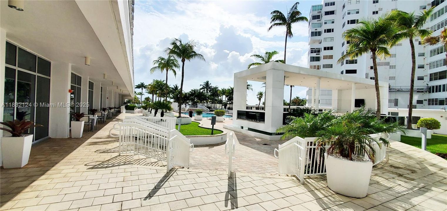 En Venta: $775,000 (1 camas, 1 baños, 896 Pies cuadrados)