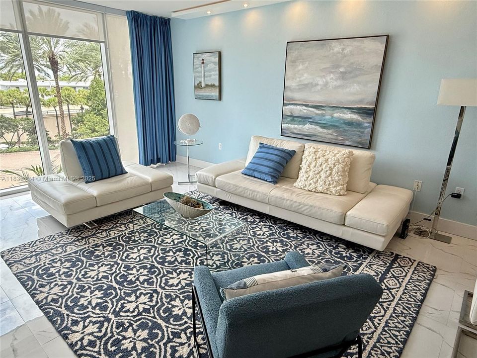 En Venta: $775,000 (1 camas, 1 baños, 896 Pies cuadrados)