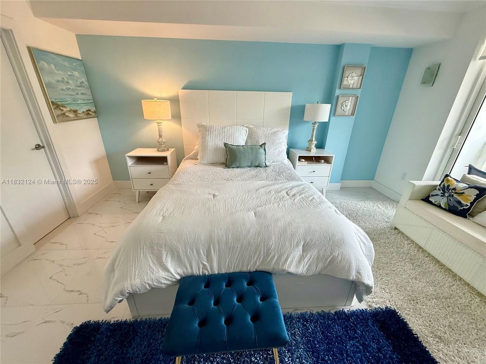 En Venta: $775,000 (1 camas, 1 baños, 896 Pies cuadrados)