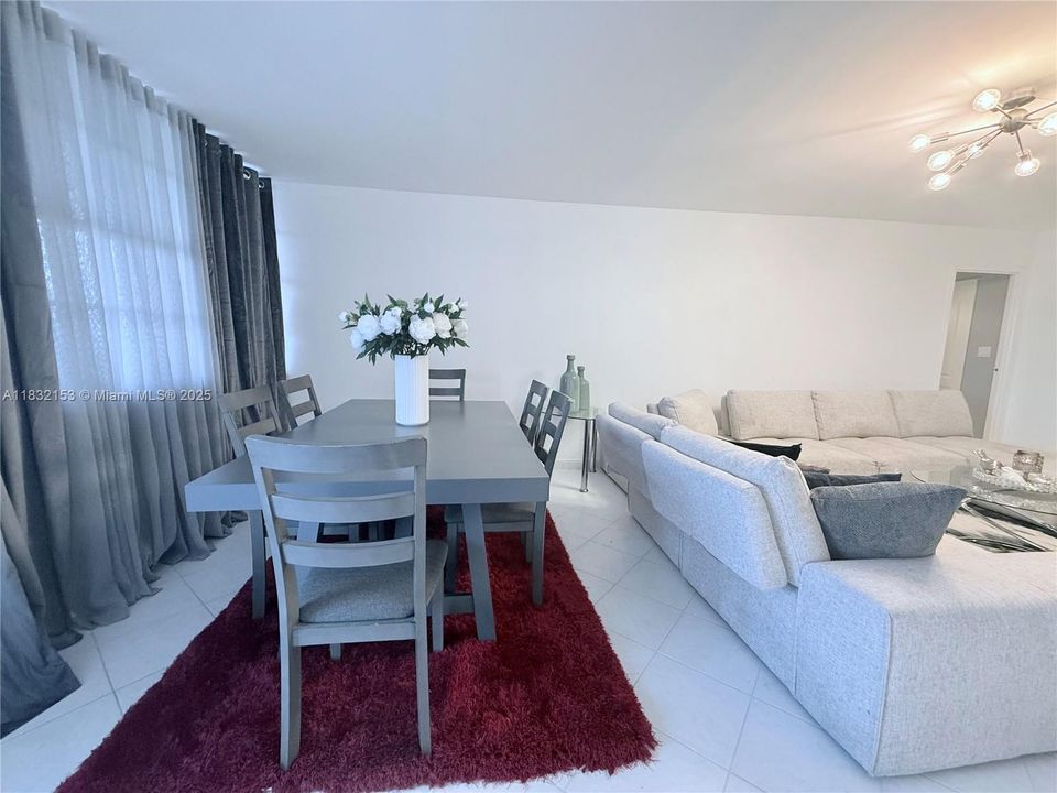 For Sale: $394,900 (1 beds, 1 baths, 943 Square Feet)