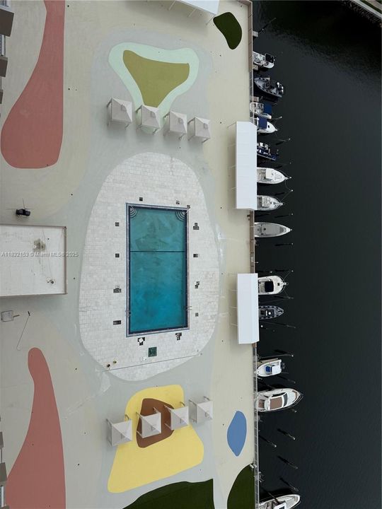 For Sale: $394,900 (1 beds, 1 baths, 943 Square Feet)