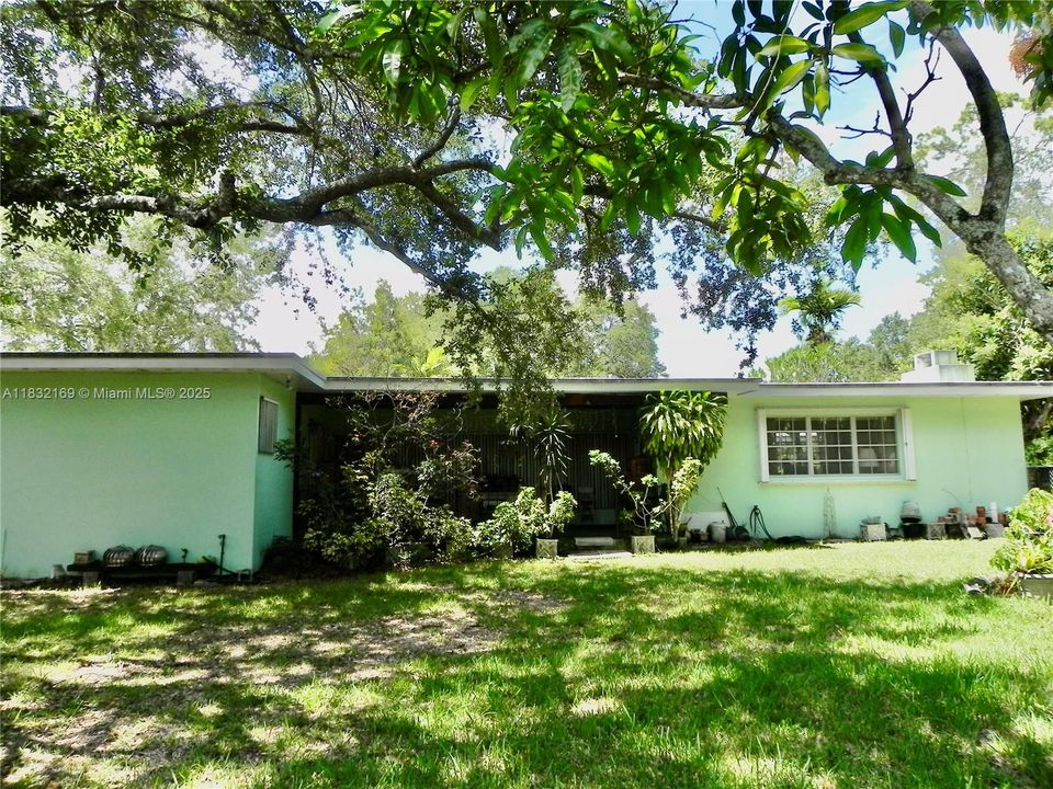 Recently Sold: $1,100,000 (4 beds, 3 baths, 2280 Square Feet)