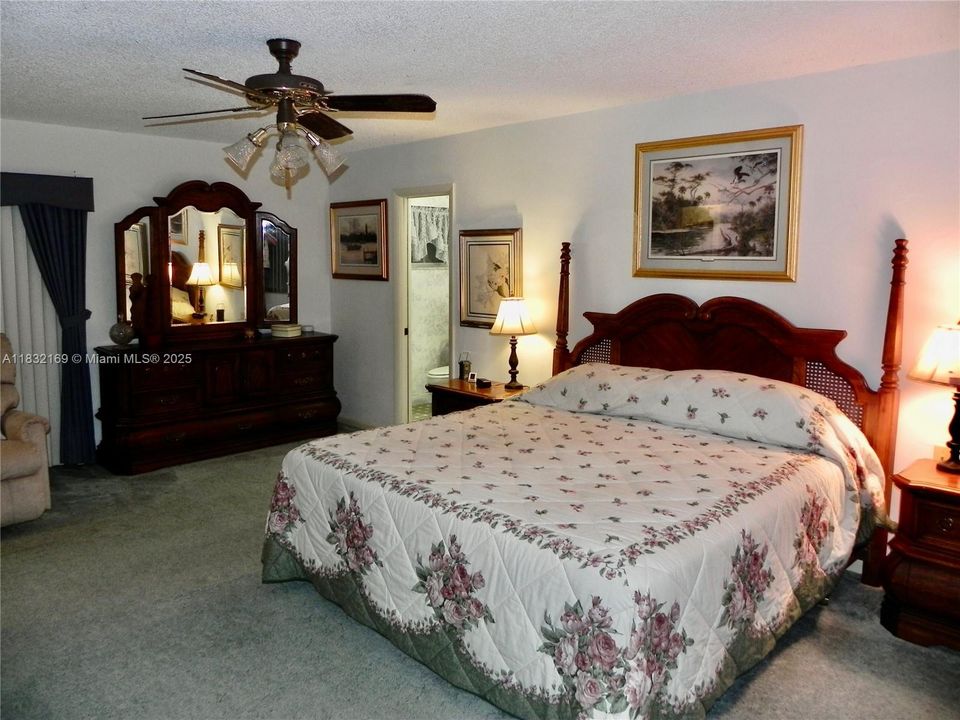 Recently Sold: $1,100,000 (4 beds, 3 baths, 2280 Square Feet)