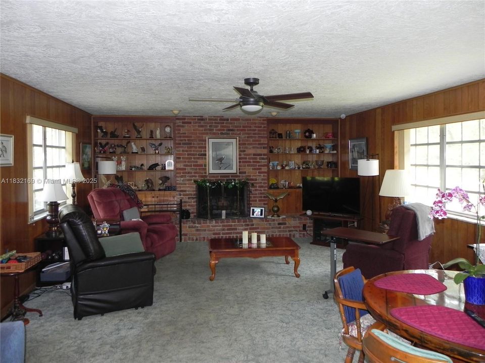 Recently Sold: $1,100,000 (4 beds, 3 baths, 2280 Square Feet)