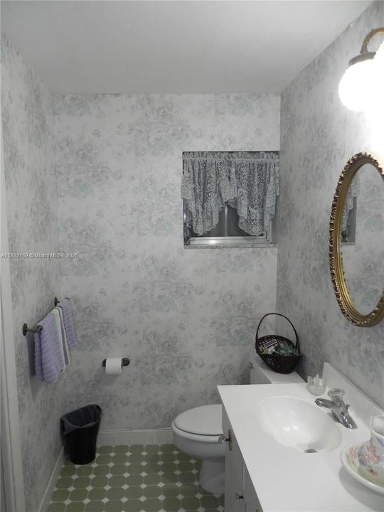 Recently Sold: $1,100,000 (4 beds, 3 baths, 2280 Square Feet)