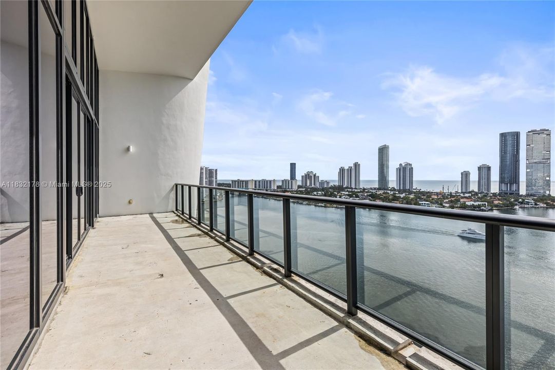 待售: $5,555,000 (5 贝兹, 6 浴室, 4417 平方英尺)