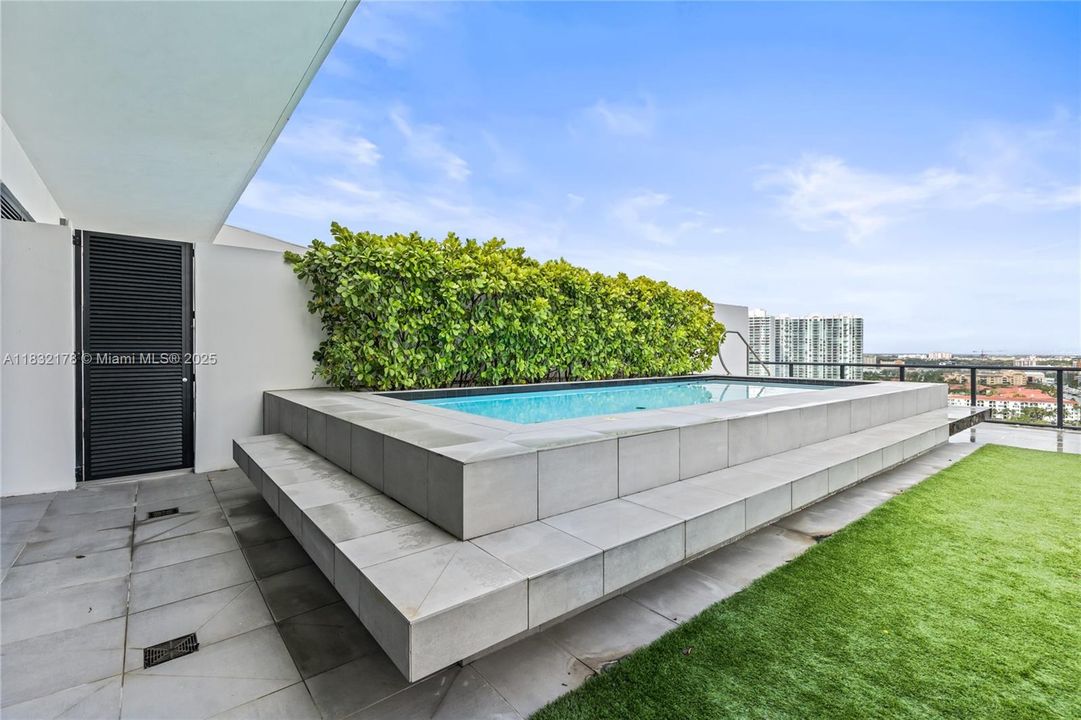 待售: $5,555,000 (5 贝兹, 6 浴室, 4417 平方英尺)