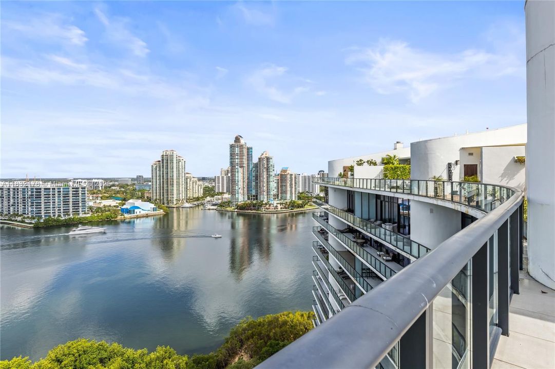 待售: $5,555,000 (5 贝兹, 6 浴室, 4417 平方英尺)