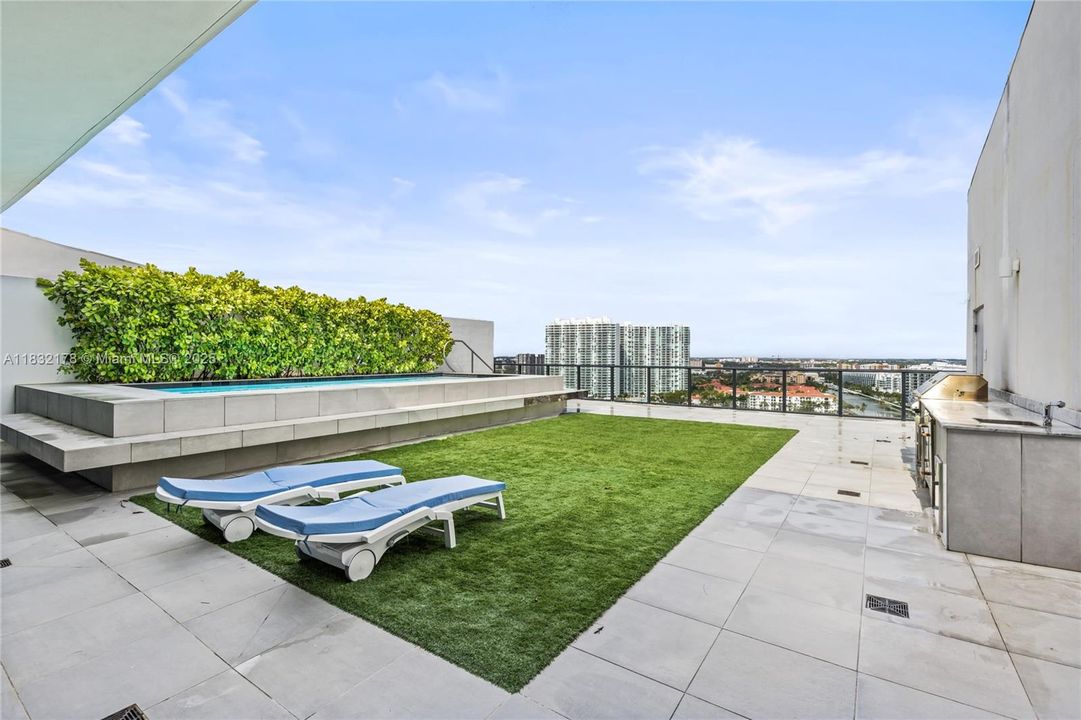 待售: $5,555,000 (5 贝兹, 6 浴室, 4417 平方英尺)