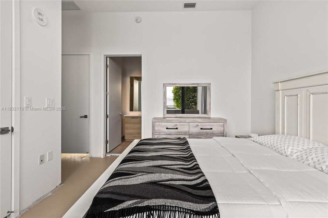 待售: $5,555,000 (5 贝兹, 6 浴室, 4417 平方英尺)