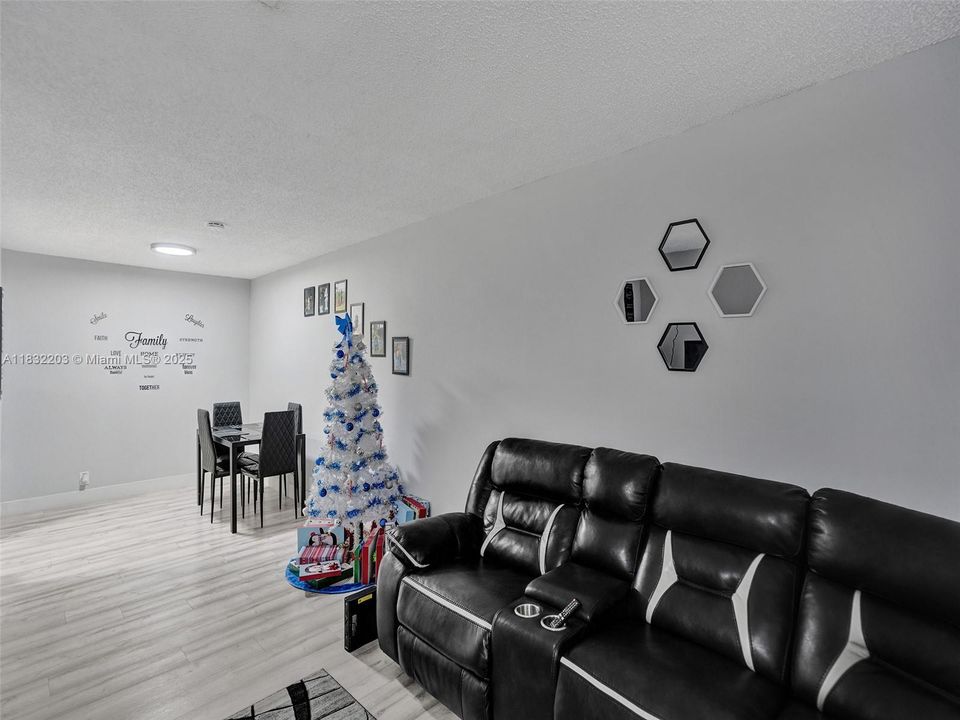 На продажу: $1,290,000 (0 спален, 0 ванн, 3819 Квадратных фут)