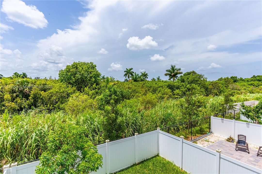 For Sale: $452,900 (3 beds, 2 baths, 1712 Square Feet)