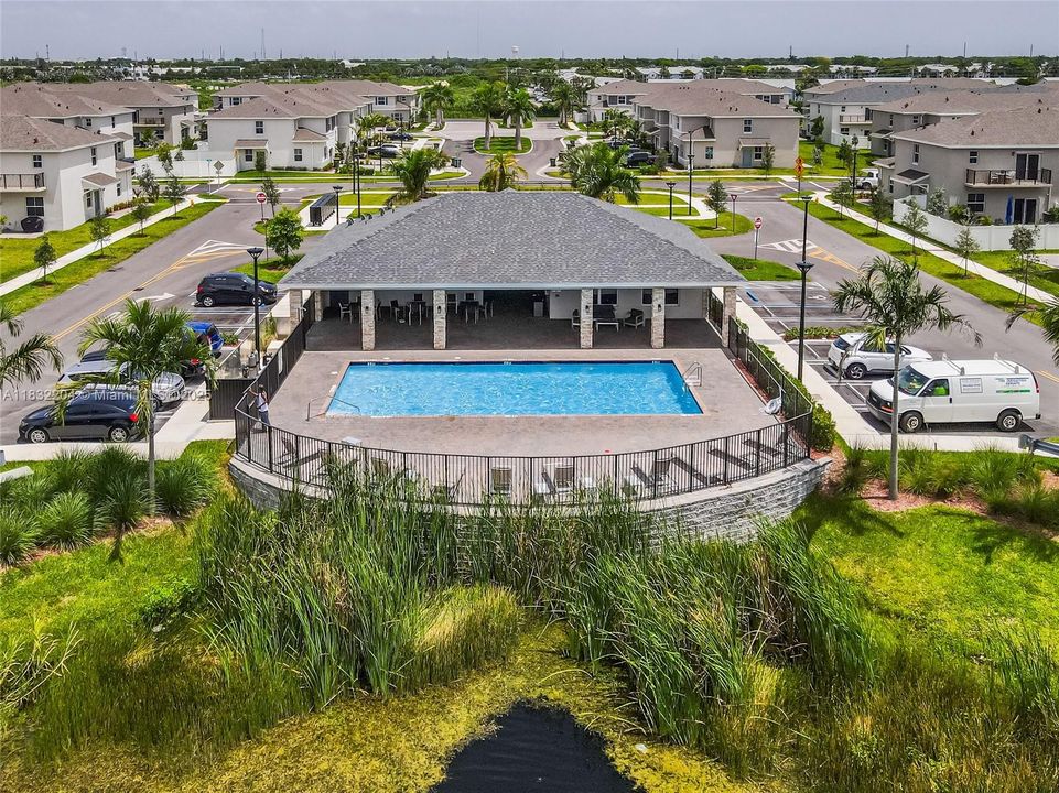 For Sale: $452,900 (3 beds, 2 baths, 1712 Square Feet)