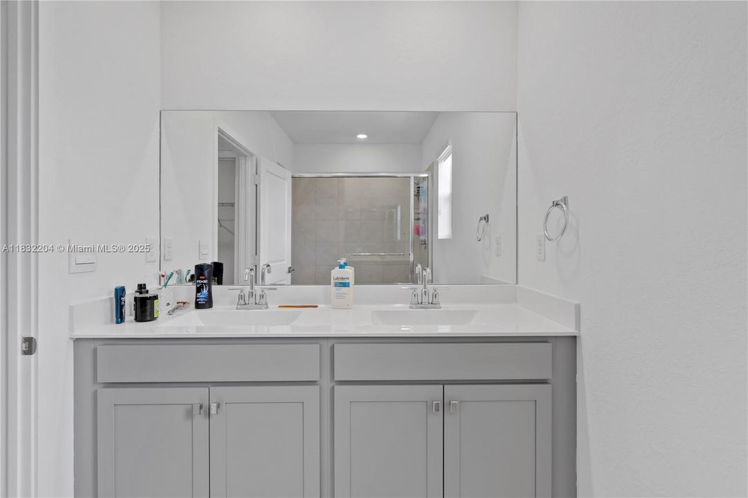 For Sale: $452,900 (3 beds, 2 baths, 1712 Square Feet)