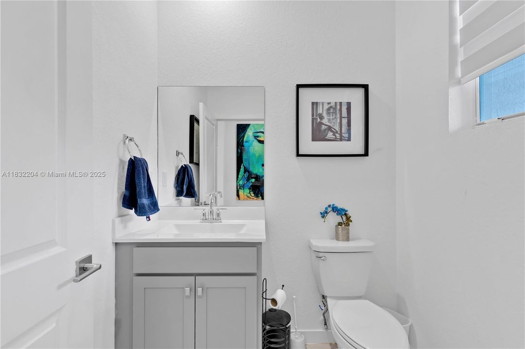 For Sale: $452,900 (3 beds, 2 baths, 1712 Square Feet)