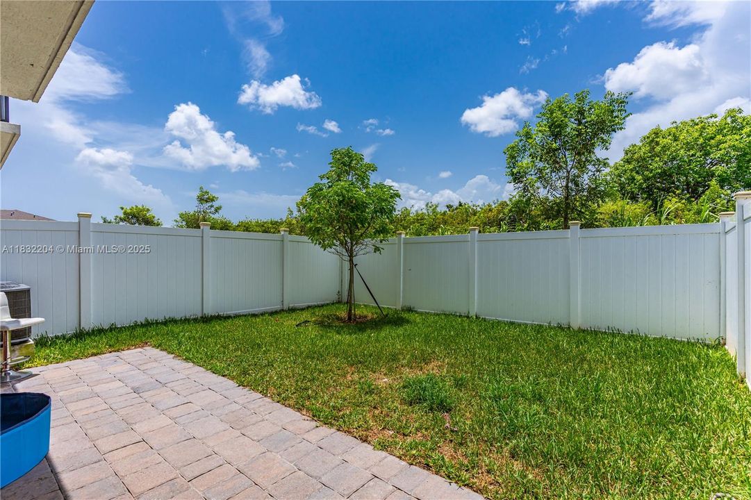 For Sale: $452,900 (3 beds, 2 baths, 1712 Square Feet)