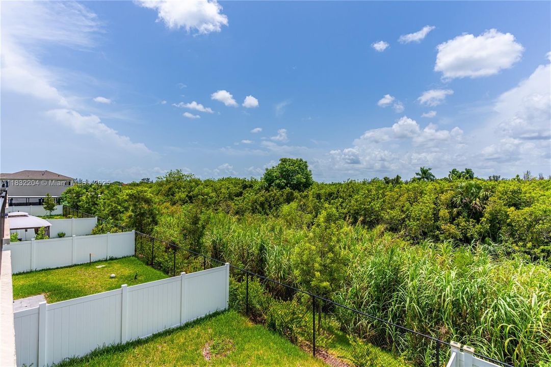 For Sale: $452,900 (3 beds, 2 baths, 1712 Square Feet)