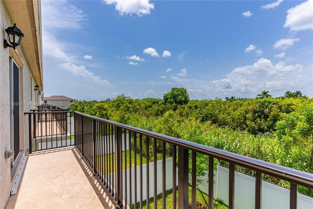 For Sale: $452,900 (3 beds, 2 baths, 1712 Square Feet)