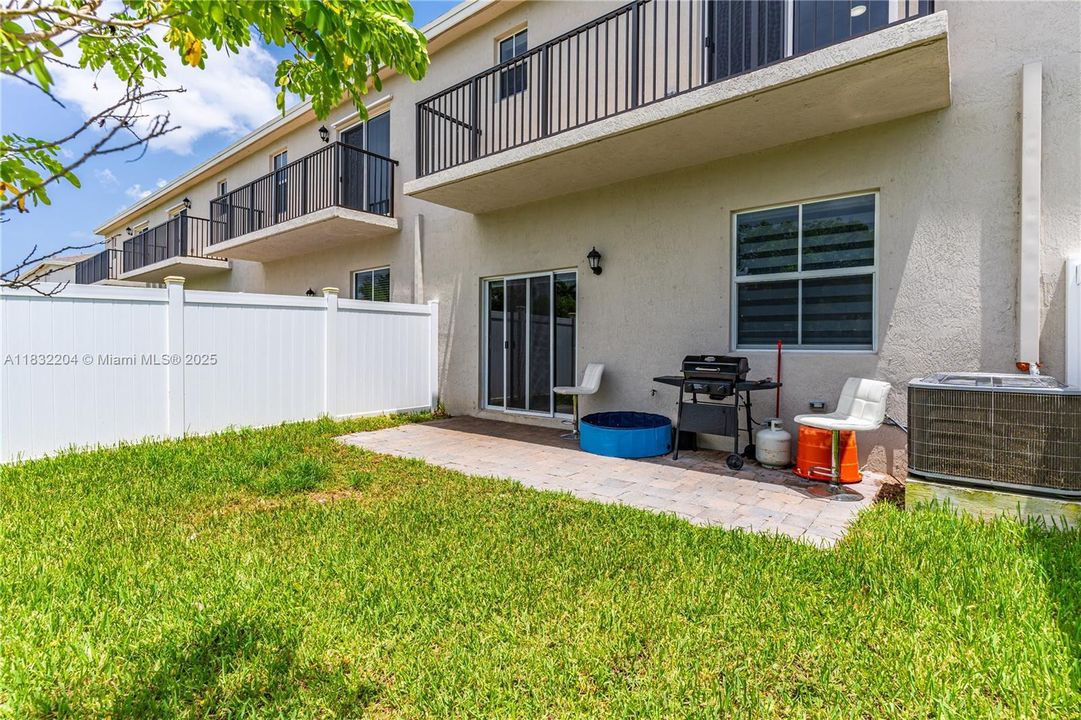 For Sale: $452,900 (3 beds, 2 baths, 1712 Square Feet)