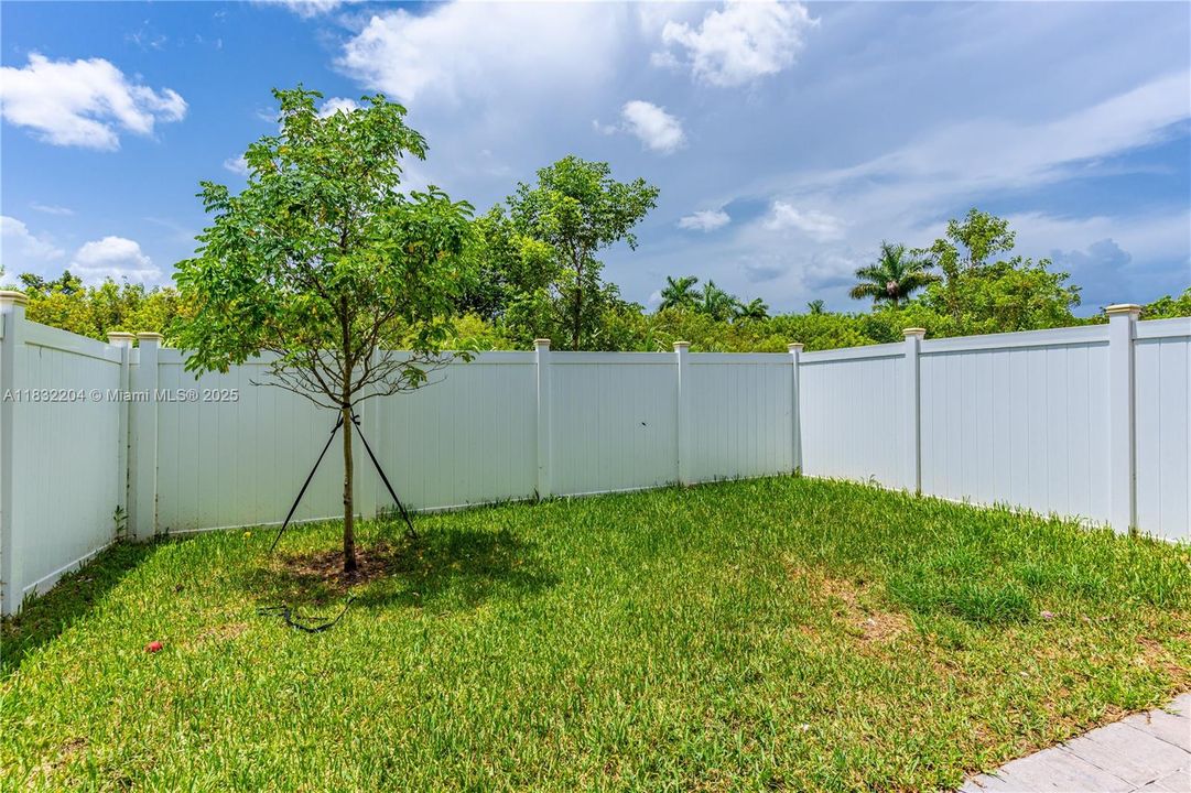 For Sale: $452,900 (3 beds, 2 baths, 1712 Square Feet)