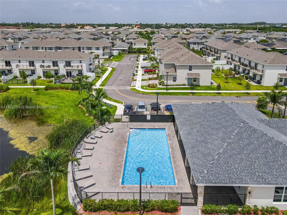 For Sale: $452,900 (3 beds, 2 baths, 1712 Square Feet)