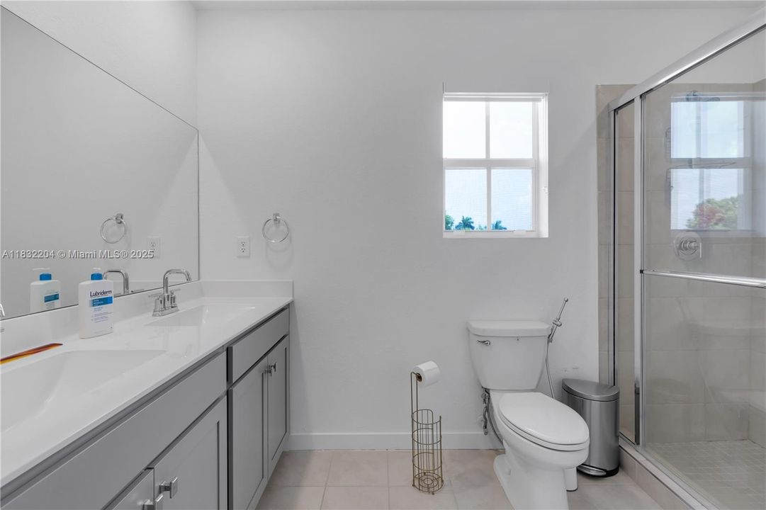 For Sale: $452,900 (3 beds, 2 baths, 1712 Square Feet)