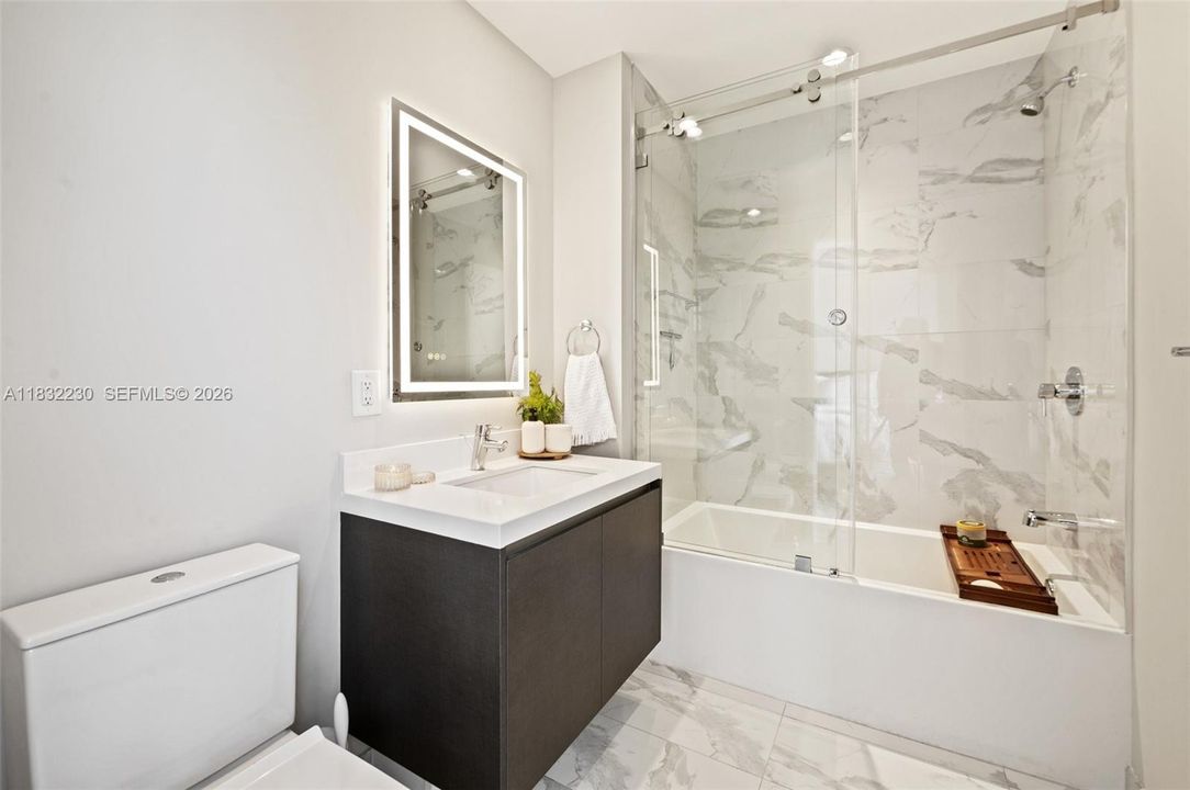 En Venta: $1,300,000 (2 camas, 3 baños, 1559 Pies cuadrados)