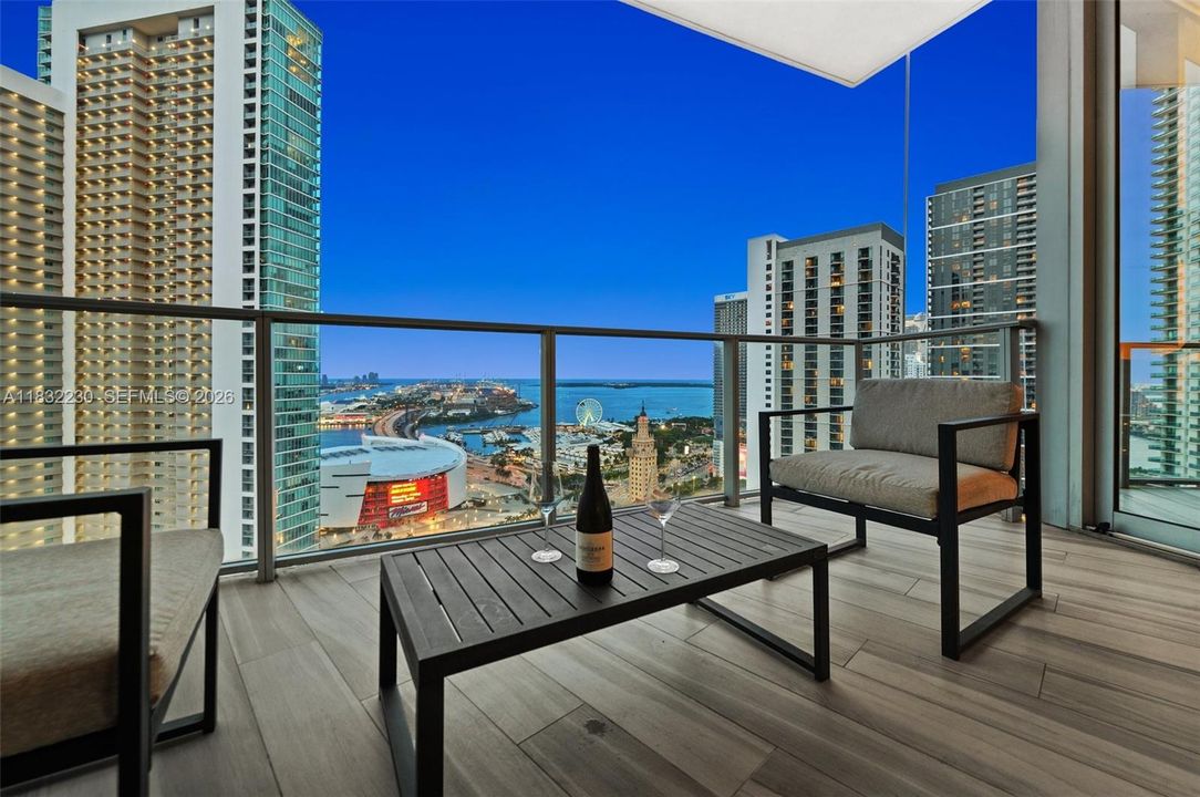 En Venta: $1,300,000 (2 camas, 3 baños, 1559 Pies cuadrados)