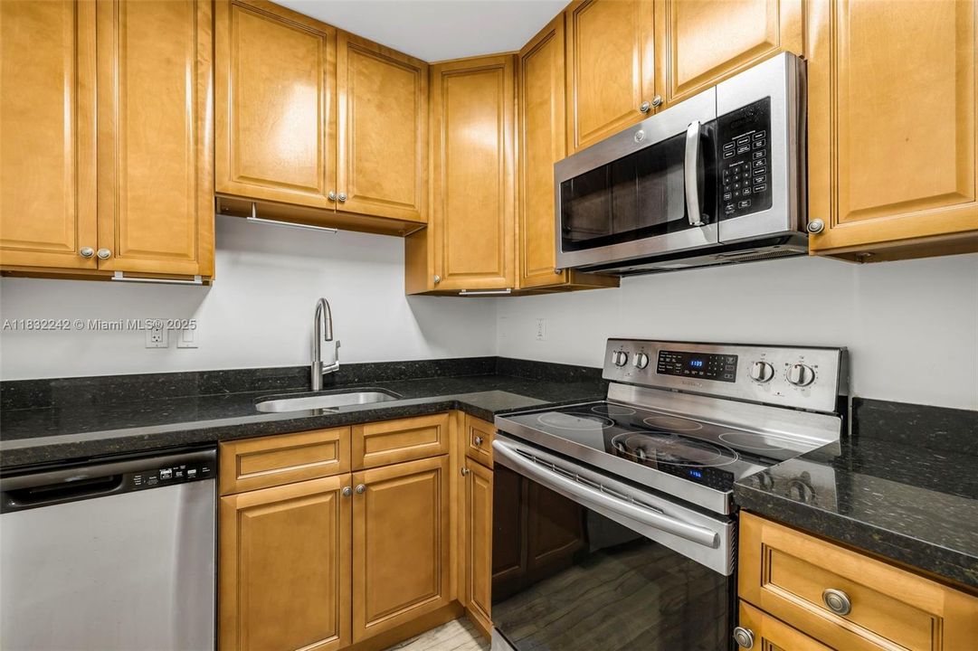 Vendido Recientemente: $399,000 (2 camas, 2 baños, 1163 Pies cuadrados)