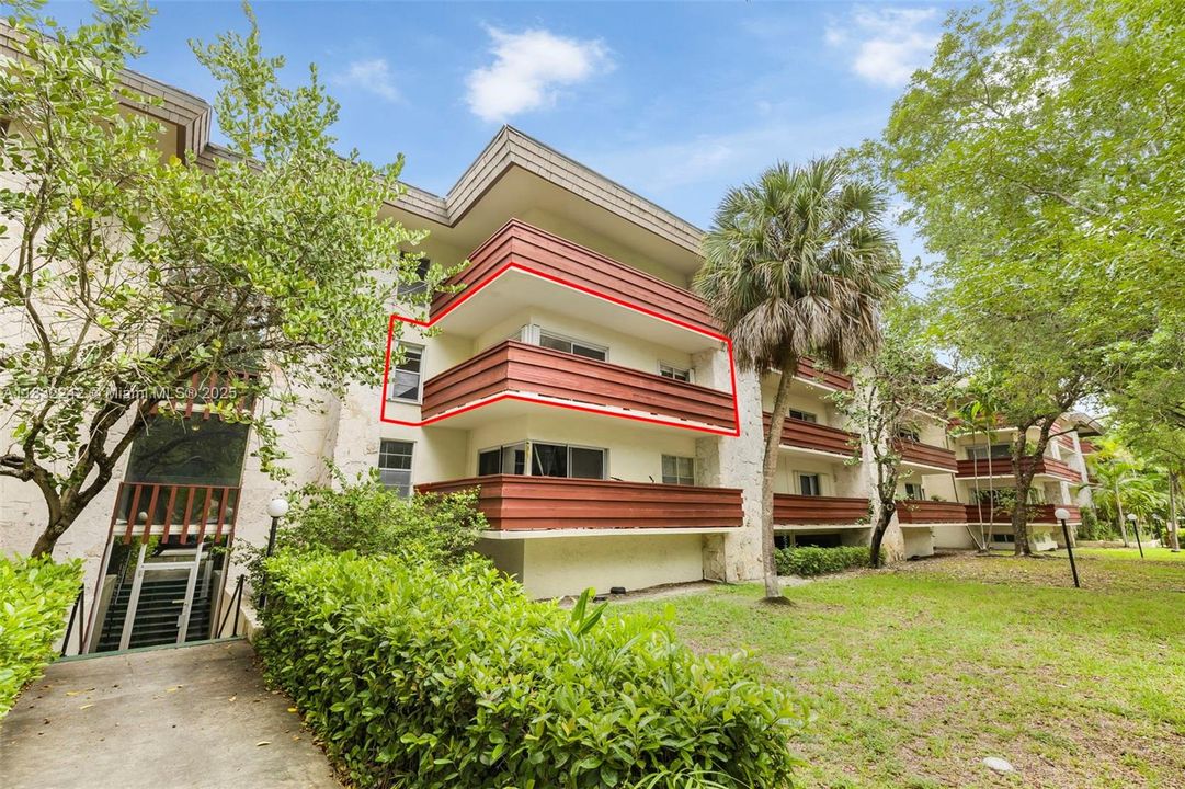 Vendido Recientemente: $399,000 (2 camas, 2 baños, 1163 Pies cuadrados)
