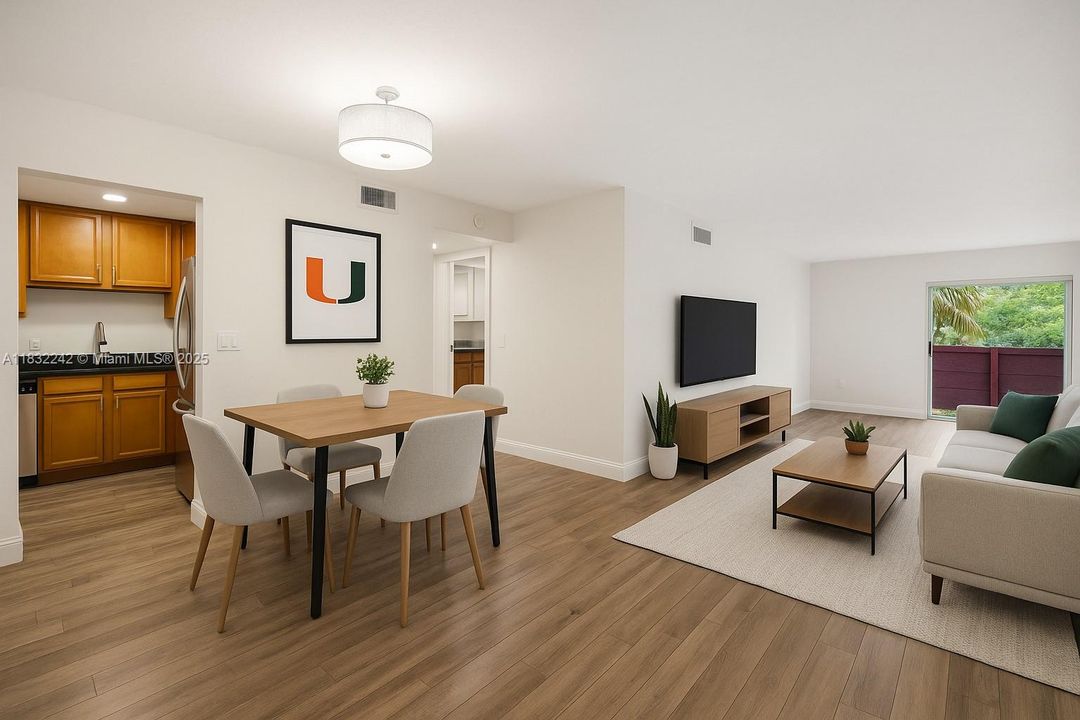 Vendido Recientemente: $399,000 (2 camas, 2 baños, 1163 Pies cuadrados)