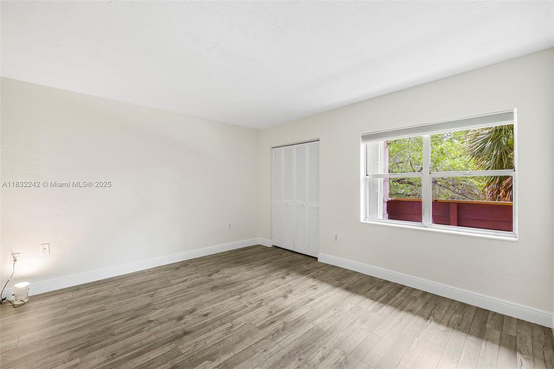 Vendido Recientemente: $399,000 (2 camas, 2 baños, 1163 Pies cuadrados)