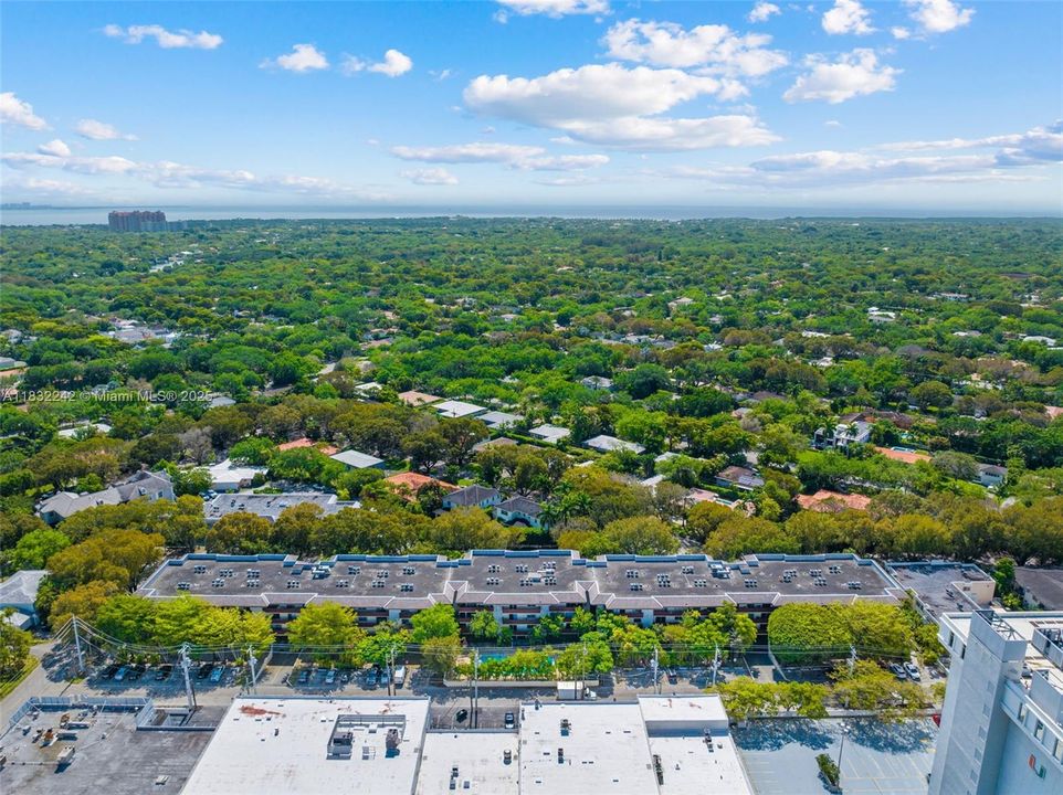 Vendido Recientemente: $399,000 (2 camas, 2 baños, 1163 Pies cuadrados)