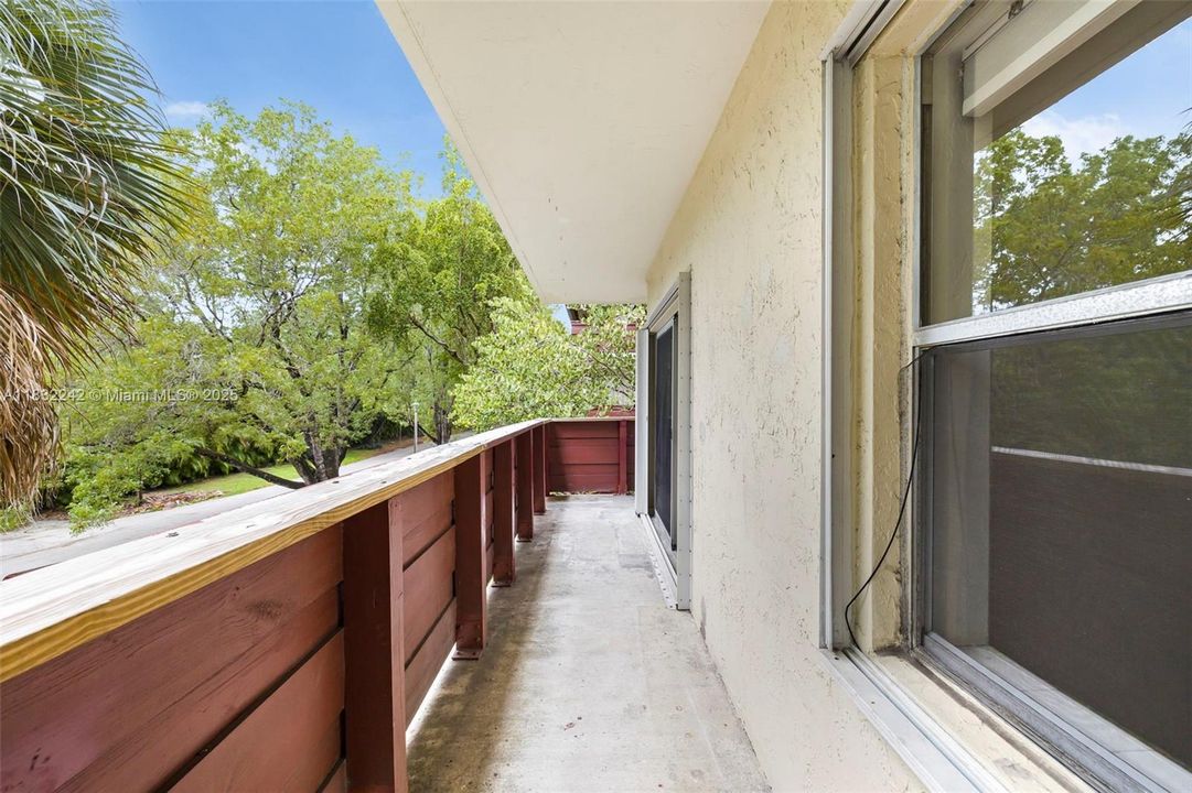 Vendido Recientemente: $399,000 (2 camas, 2 baños, 1163 Pies cuadrados)