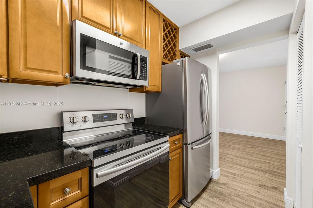 Vendido Recientemente: $399,000 (2 camas, 2 baños, 1163 Pies cuadrados)