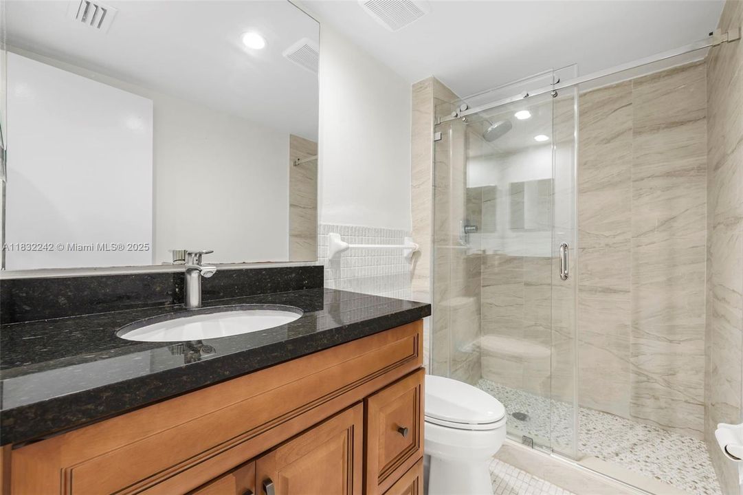 Vendido Recientemente: $399,000 (2 camas, 2 baños, 1163 Pies cuadrados)