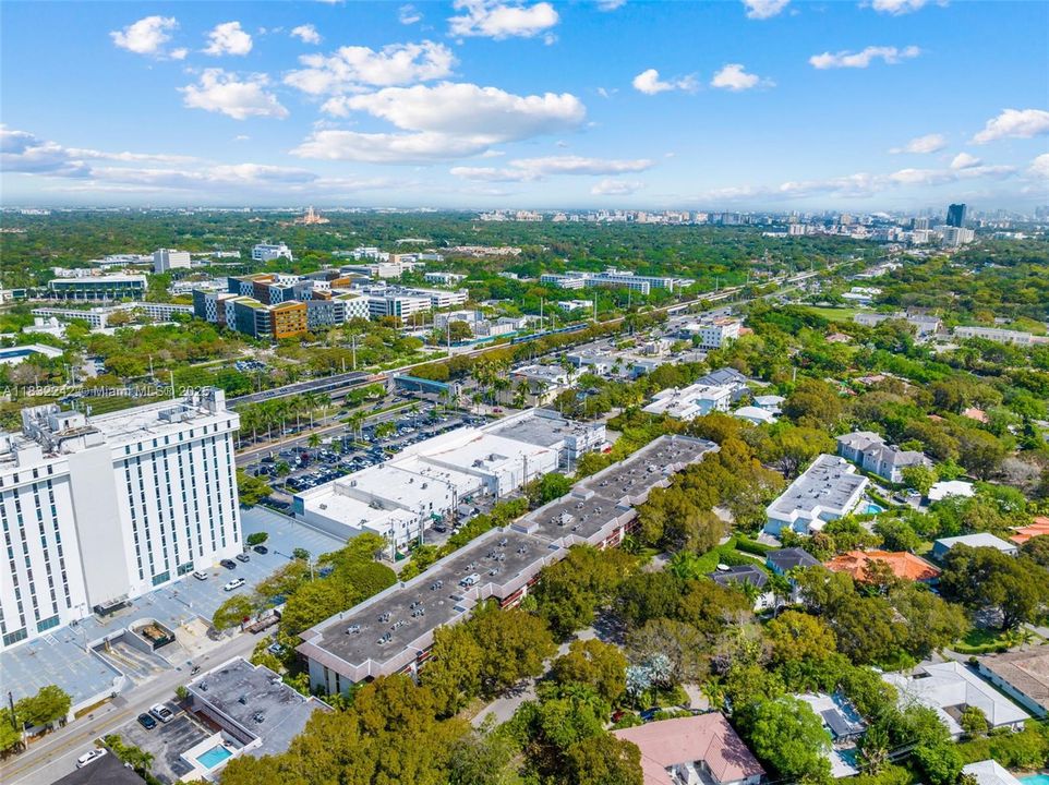 Vendido Recientemente: $399,000 (2 camas, 2 baños, 1163 Pies cuadrados)