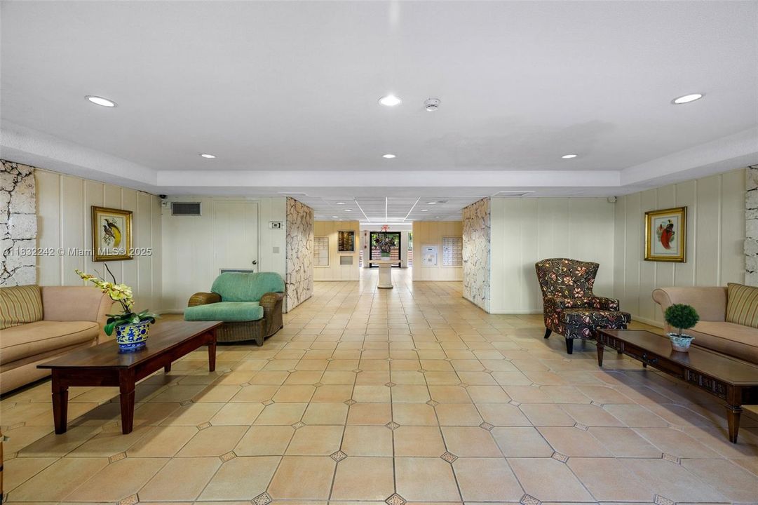 Vendido Recientemente: $399,000 (2 camas, 2 baños, 1163 Pies cuadrados)