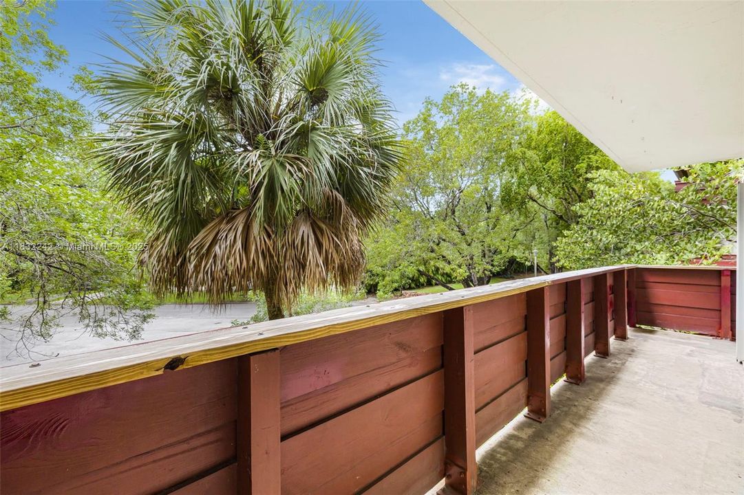 Vendido Recientemente: $399,000 (2 camas, 2 baños, 1163 Pies cuadrados)