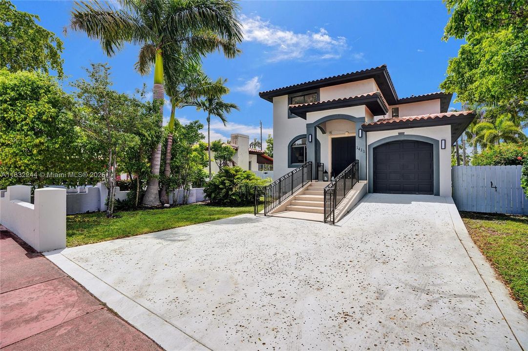 Vendido Recientemente: $1,400,000 (4 camas, 3 baños, 2542 Pies cuadrados)