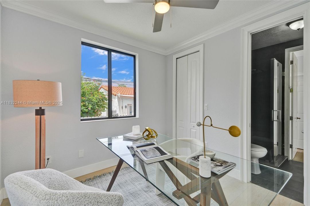 Vendido Recientemente: $1,400,000 (4 camas, 3 baños, 2542 Pies cuadrados)