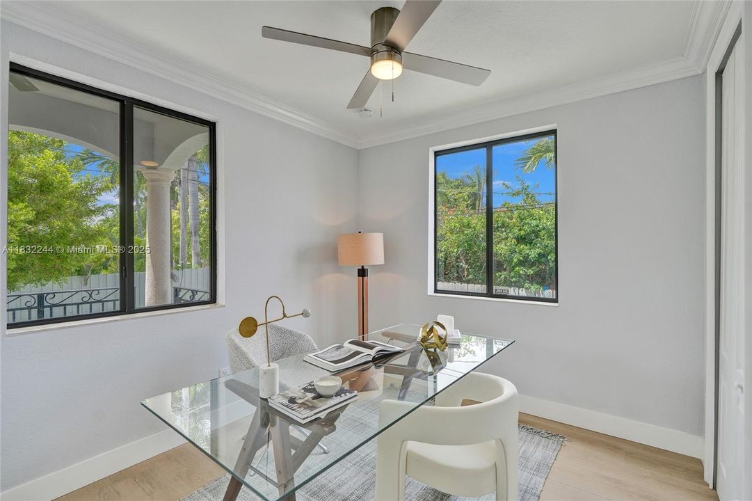 Vendido Recientemente: $1,400,000 (4 camas, 3 baños, 2542 Pies cuadrados)