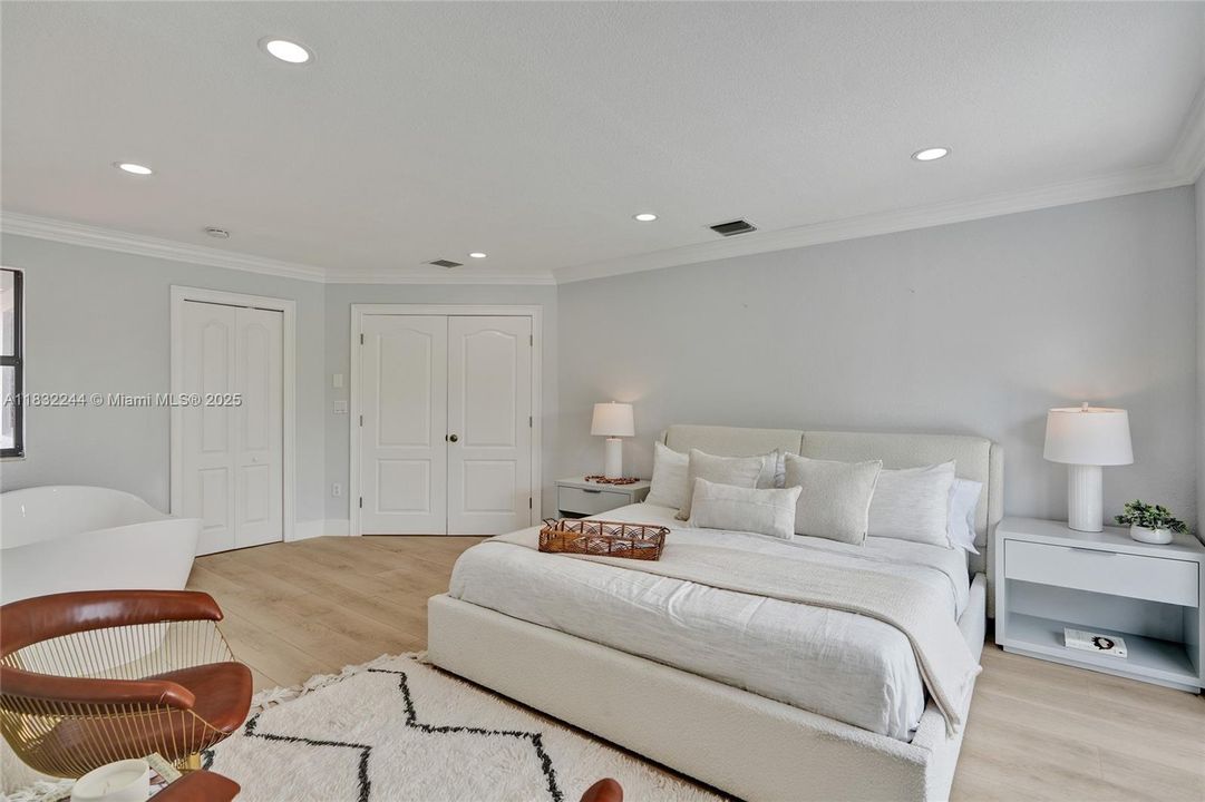 Vendido Recientemente: $1,400,000 (4 camas, 3 baños, 2542 Pies cuadrados)