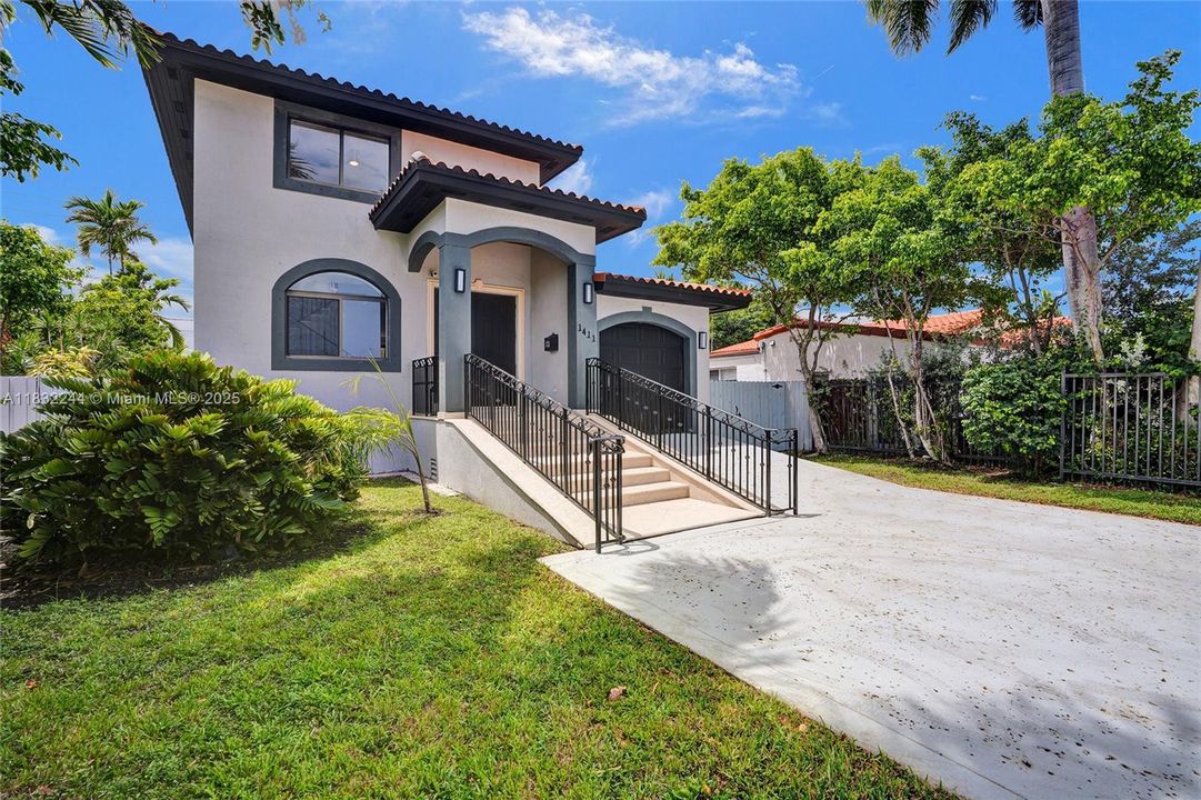 Vendido Recientemente: $1,400,000 (4 camas, 3 baños, 2542 Pies cuadrados)