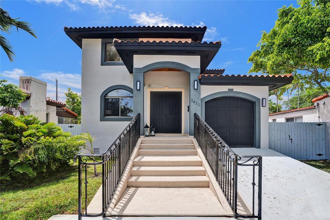 Vendido Recientemente: $1,400,000 (4 camas, 3 baños, 2542 Pies cuadrados)