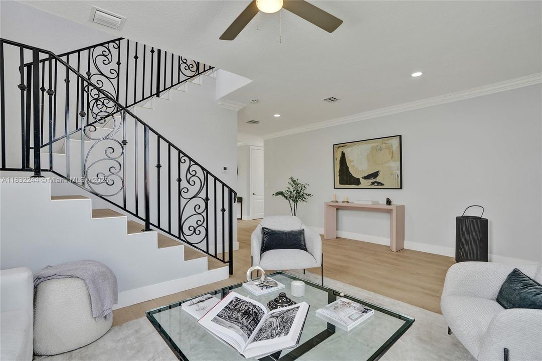 Vendido Recientemente: $1,400,000 (4 camas, 3 baños, 2542 Pies cuadrados)