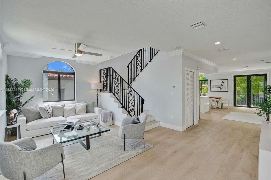 Vendido Recientemente: $1,400,000 (4 camas, 3 baños, 2542 Pies cuadrados)