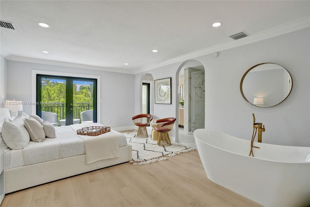 Vendido Recientemente: $1,400,000 (4 camas, 3 baños, 2542 Pies cuadrados)