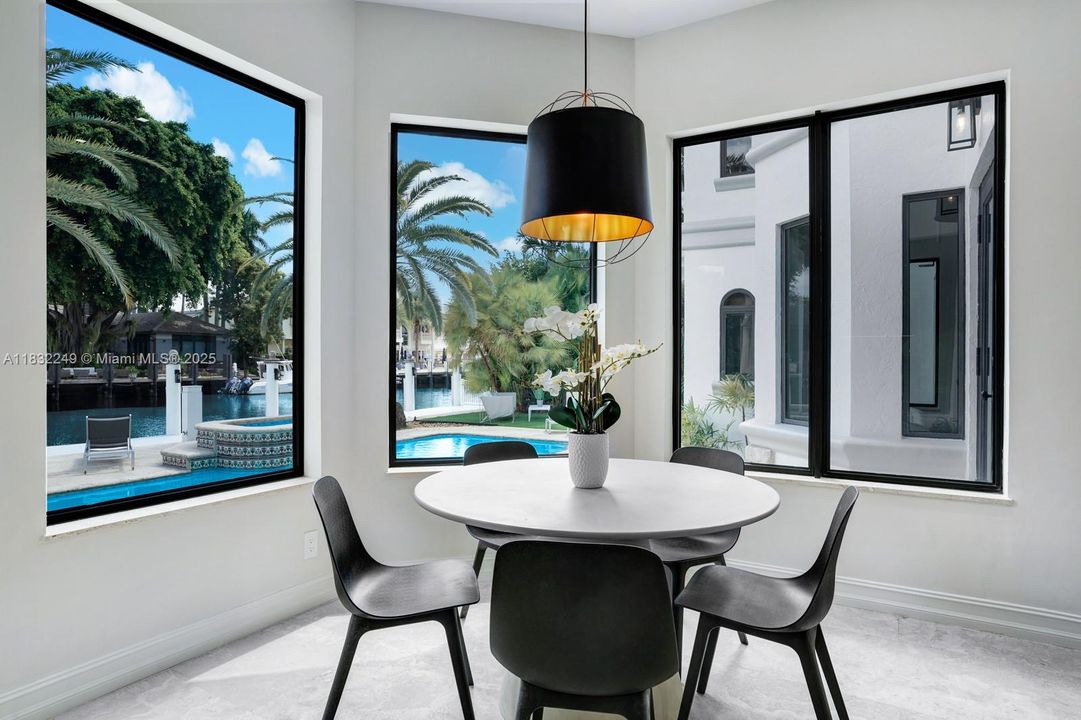 En Venta: $6,290,000 (5 camas, 5 baños, 4632 Pies cuadrados)